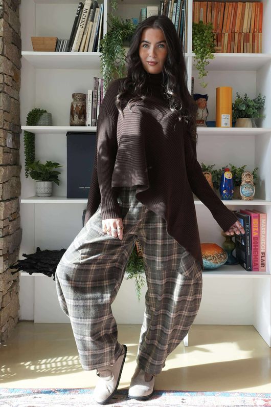 Bowie Asymmetric Turtle Neck Ribby Knit Chocolate